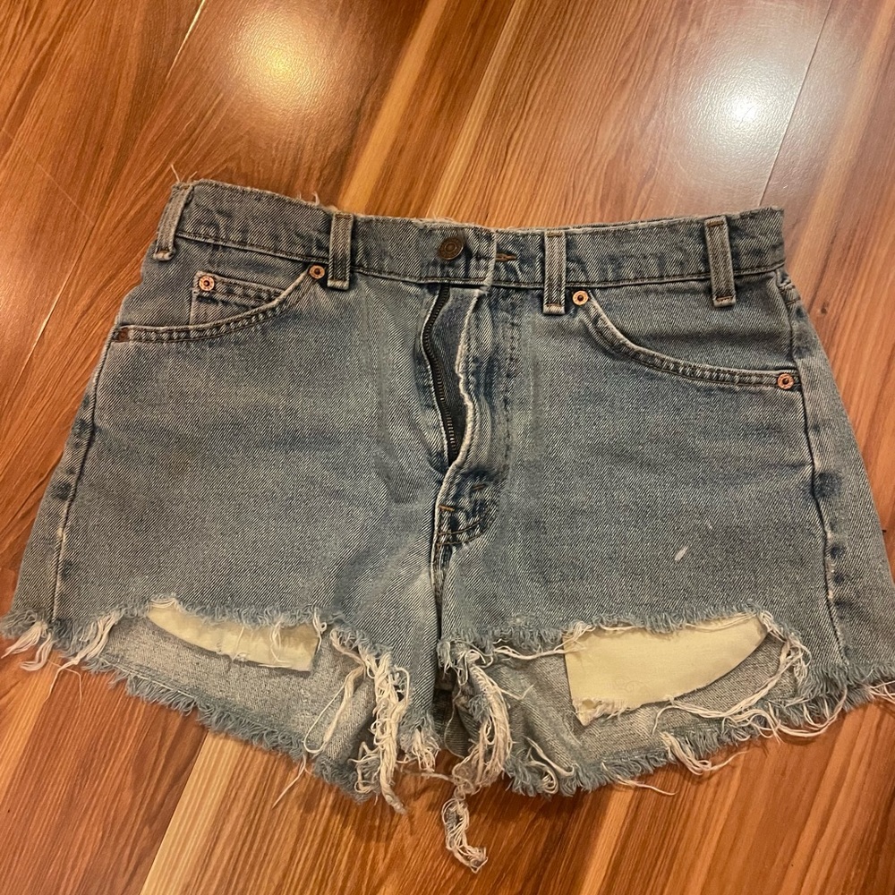 UO Levi’s Jean Shorts